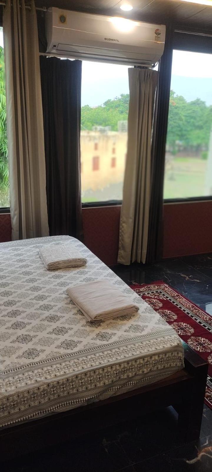 Sukh Sagar Hotel Jaipur Buitenkant foto